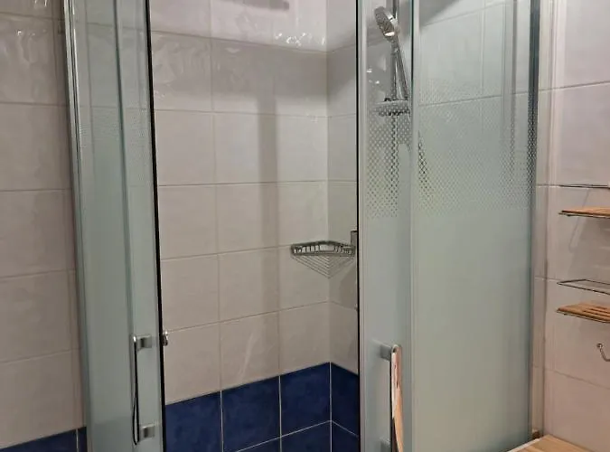La Grande Bleue Apartment *